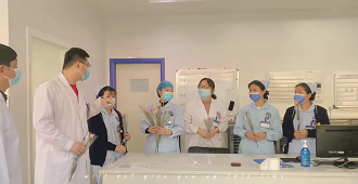 �¾�ҽ����λ��Ů���ǣ�