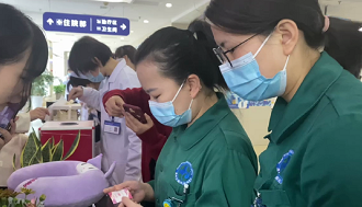 �¾�ҽ����λ��Ů���ǣ�